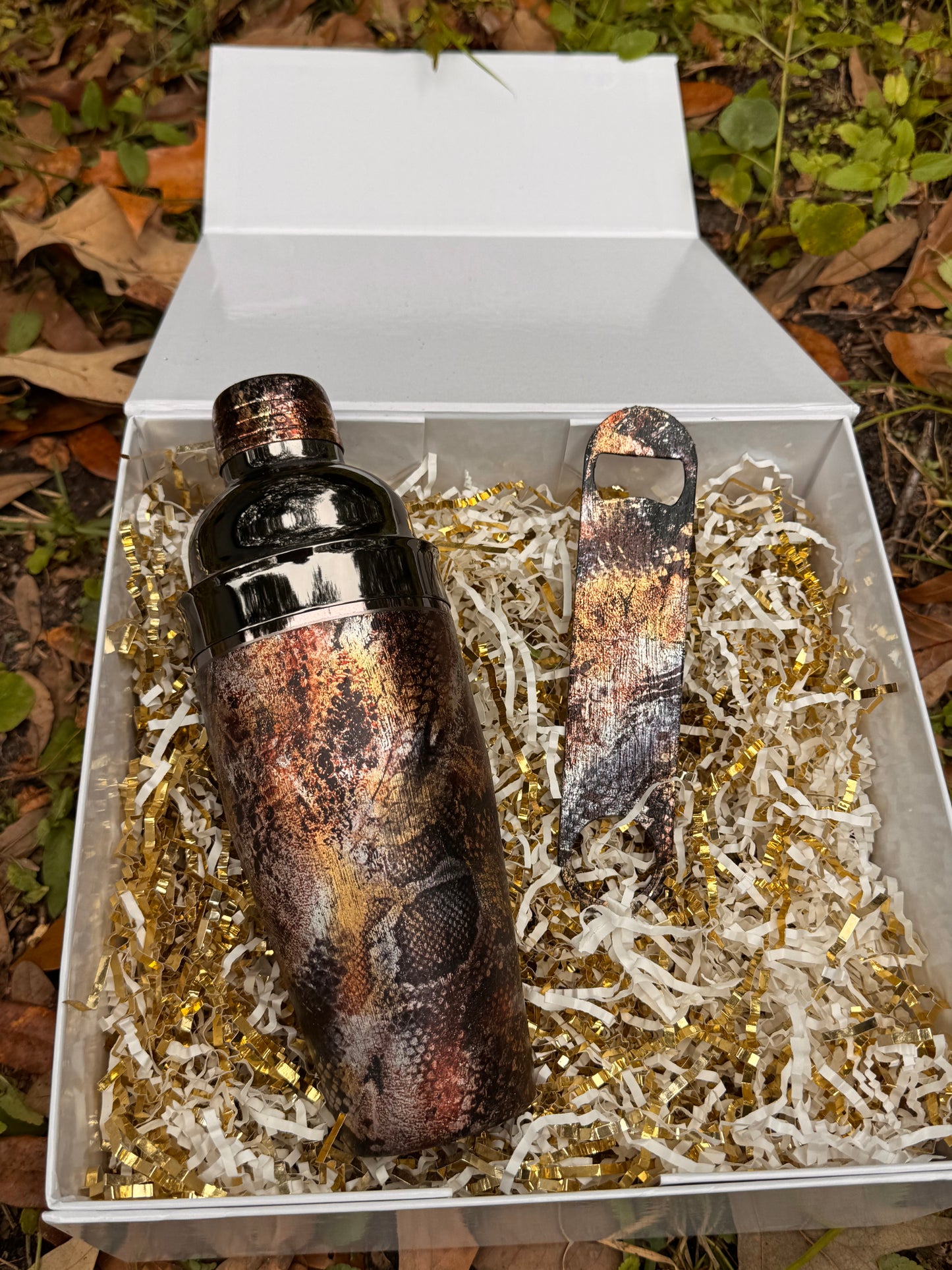 Wild Things Distressed Snakesin Cobbler Cocktail Shaker and Gift Set