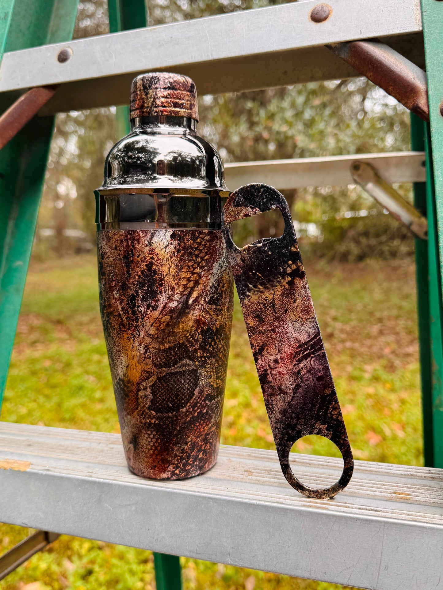 Wild Things Distressed Snakesin Cobbler Cocktail Shaker and Gift Set